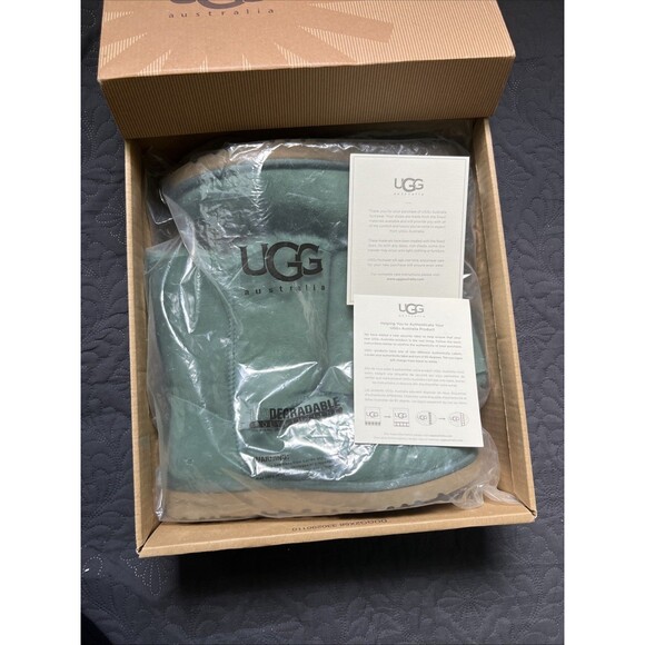 UGG W Bailey Button Emerald Green  Fur Boots Womens SZ US 7/UK 5.5 Glam Chic - Picture 15 of 16